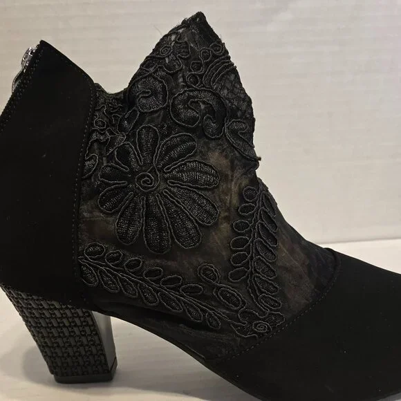 BLACK VELVET AND LACE WOMEN'S ANKLE BOOTS - Picture 2 of 5